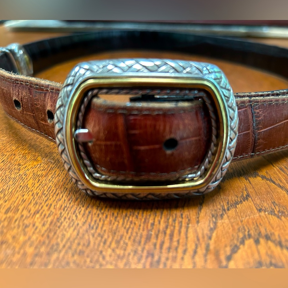 Brighton 40210 Reversible brown/black embossed leather women’s belt. 28 Small.